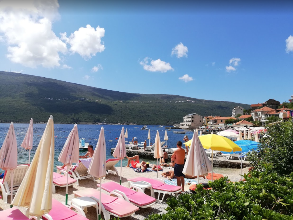 ležaljke na plaži