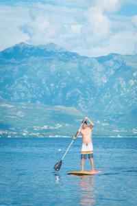 SUP-kayak-rental-iznajmljivanje-kajaka-crna-gora-yoga-organizovane-ture (9)